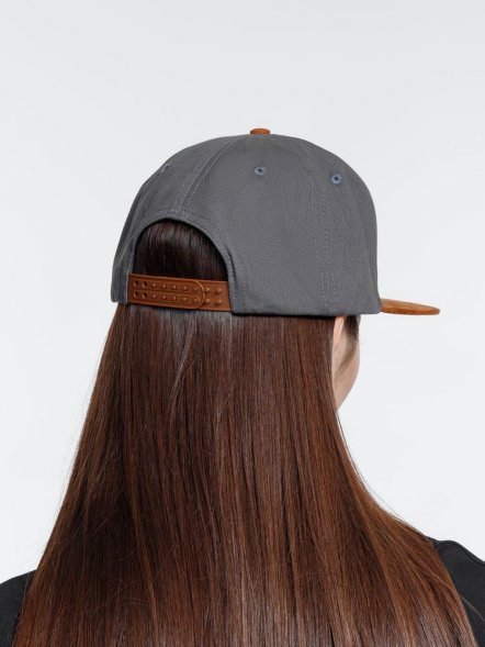 Бейсболка Foreside с прямым козырьком, серая с коричневым 