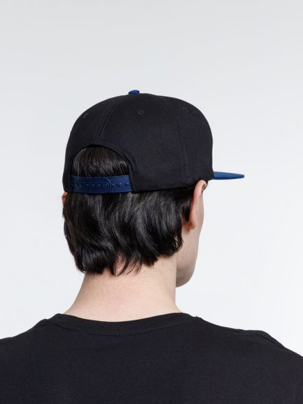 Бейсболка Foreside с прямым козырьком, черная с синим 