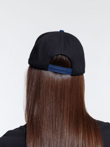 Бейсболка Foreside с прямым козырьком, черная с синим 