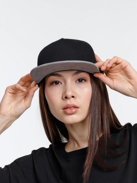 Бейсболка Foreside с прямым козырьком, черная с серым 