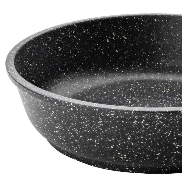 Сковорода литая Qualita, универсальная 