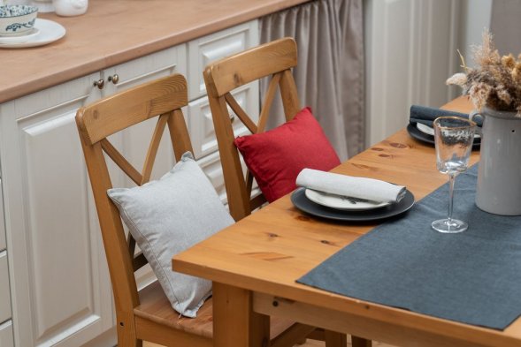 Подушка Settle In, серая 