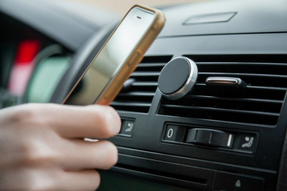 Магнитный держатель для смартфонов Cinch 