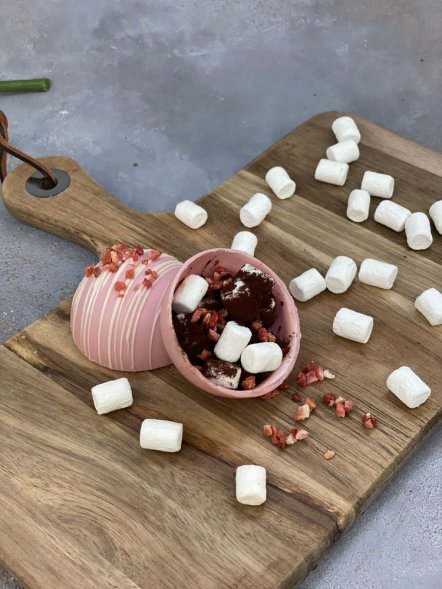 Шоколадная бомбочка «Клубника» 