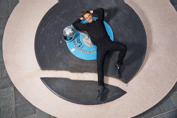 Толстовка ID.002 красная 