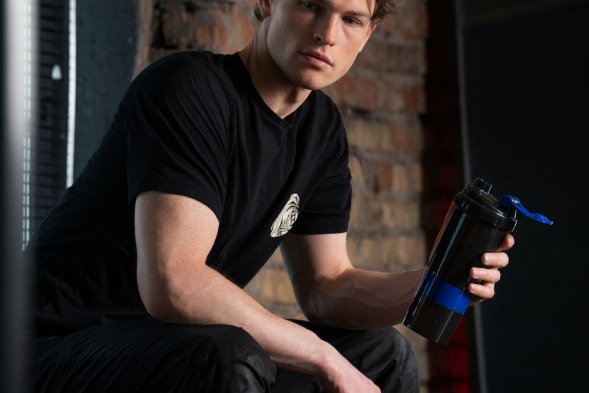 Спортивный шейкер с контейнером Tonus, черно-синий 