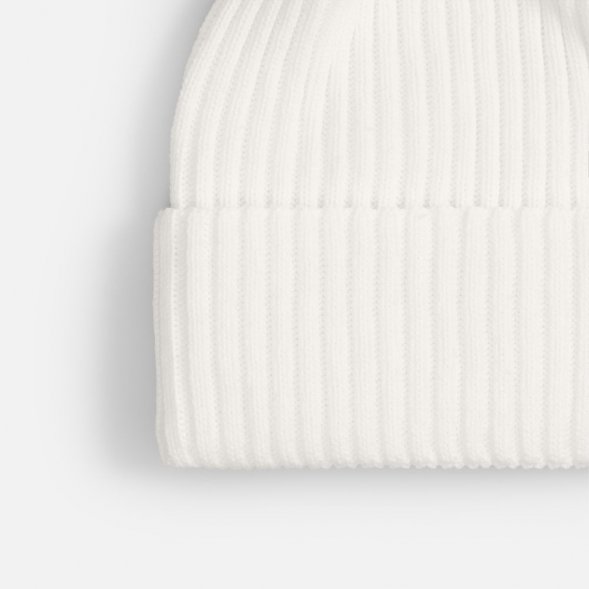 Шапка Yong, белая 