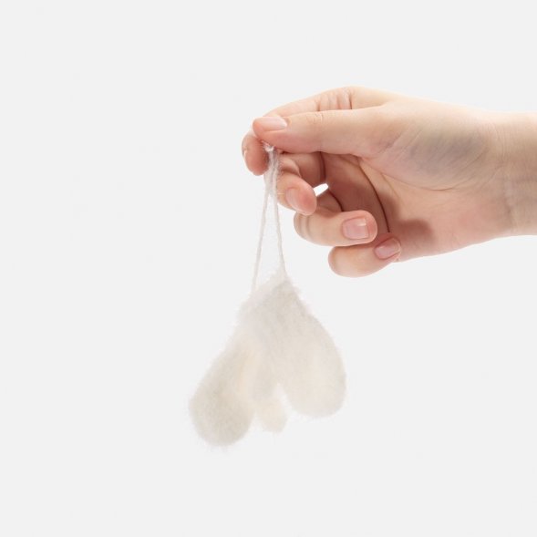 Подвеска на елку «Вьюжка», варежки, белая 