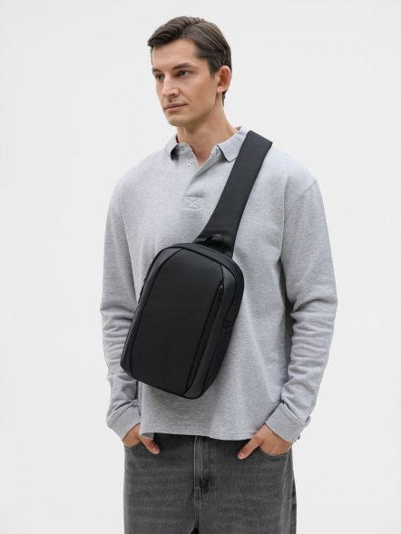 Рюкзак на одно плечо Gravon, черный 