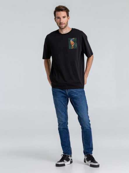 Футболка оверсайз «Мужчина с жемчужной сережкой», черная 