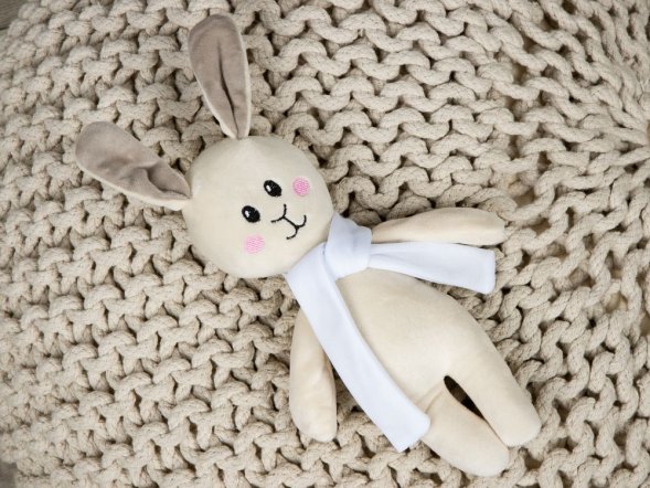 Мягкая игрушка Beastie Toys, заяц с белым шарфом 