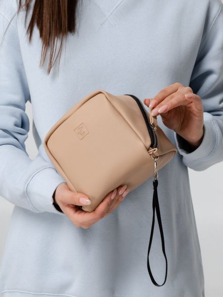Дорожная косметичка Cubo, бежевая с логотипом 