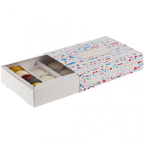 Набор из 18 пирожных макарон 