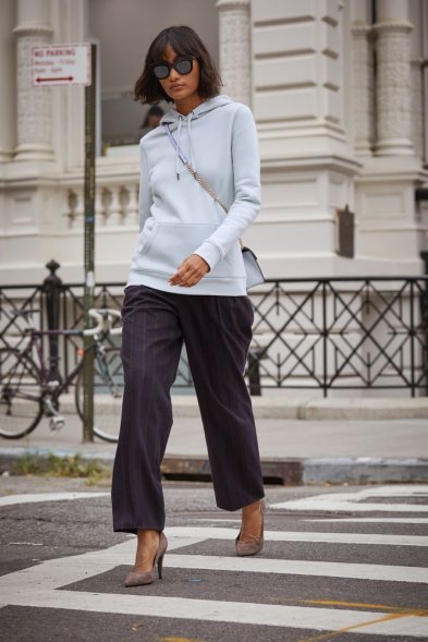 Толстовка с капюшоном женская Queen, черная 