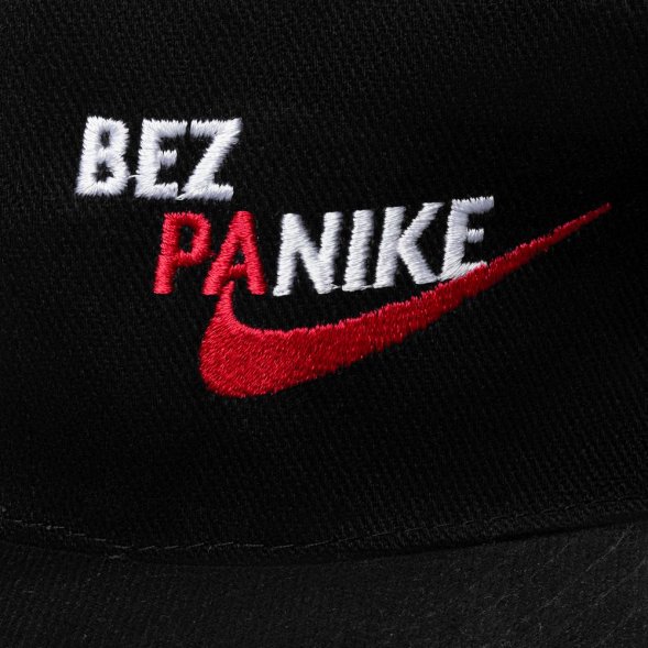 Бейсболка Bez Panike, черная 