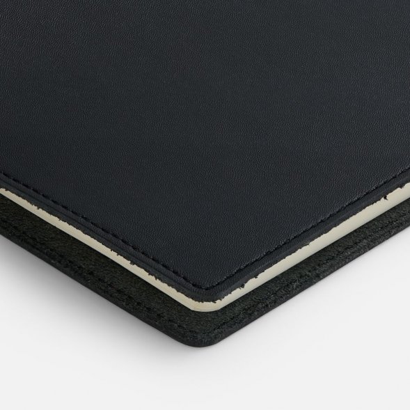 Ежедневник inStream, недатированный, черный 