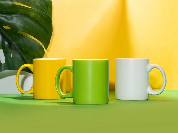 Матовая кружка Марко базовой формы, цветная снаружи, белая внутри, зеленое яблоко 