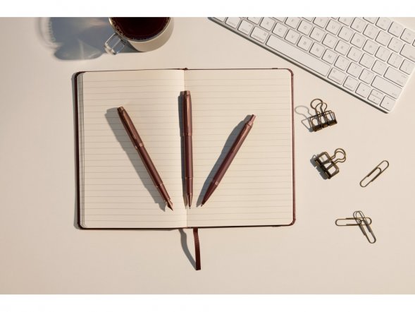 Шариковая ручка Parker IM Monochrome Brown, стержень:M, цвет чернил: blue, в подарочной упаковке. 