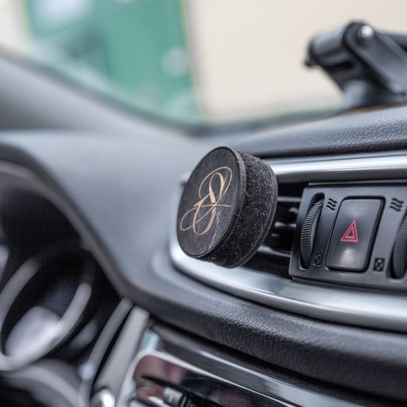 Ароматизатор в машину Sentir Deflector, черный, табак и ваниль 