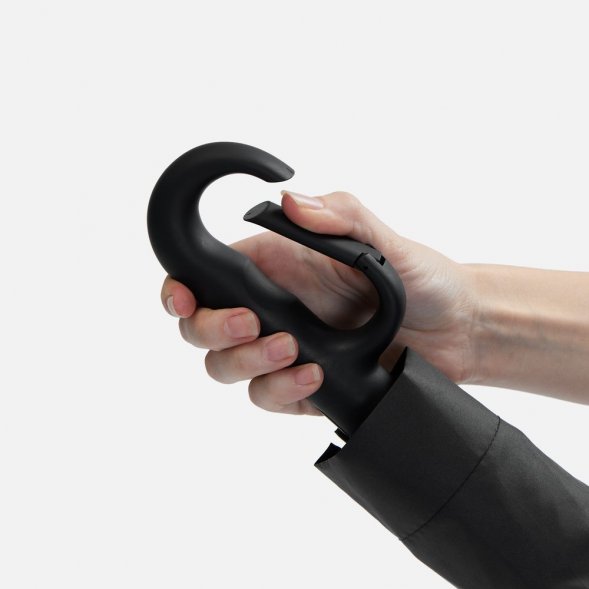 Зонт обратного сложения inLoop с ручкой-карабином, черный 