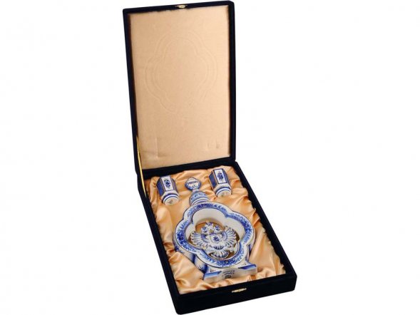 Набор: штоф для водки с двумя стопками Герб России, белый/синий 