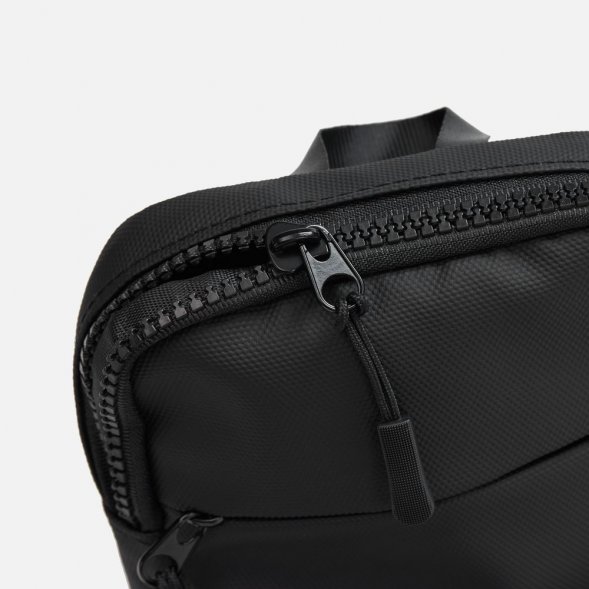 Спортивная кросс-боди сумка UrbanHike, черная 