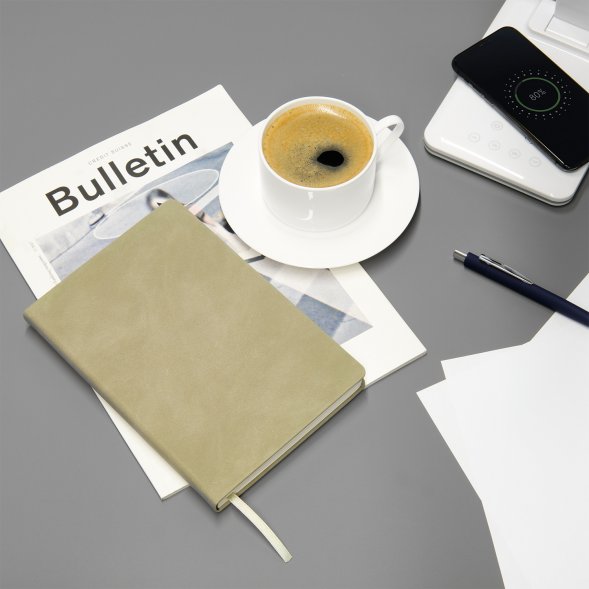 Ежедневник Stella недатированный с магнитом на обложке, светло-зеленый 