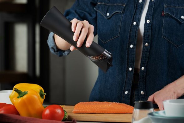 Гравитационная мельница для специй Gravita, черная 