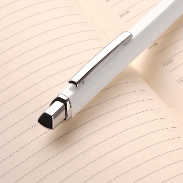 Шариковая ручка Penta, белая 