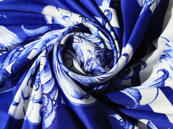 Русский платок в стиле Гжель 